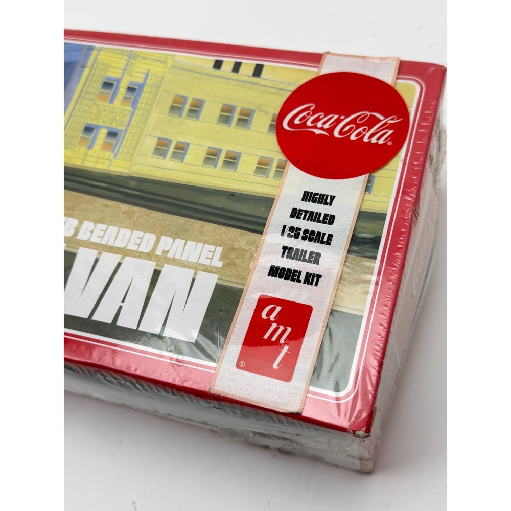AMT Coca-Cola Fruehauf Beaded Panel Van Trailer Model Kit 1/25 Scale AMT1109/06 - Picture 4 of 11